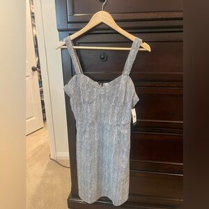 BNWT Volcom dress size medium (8) this dress is perfect for the summer